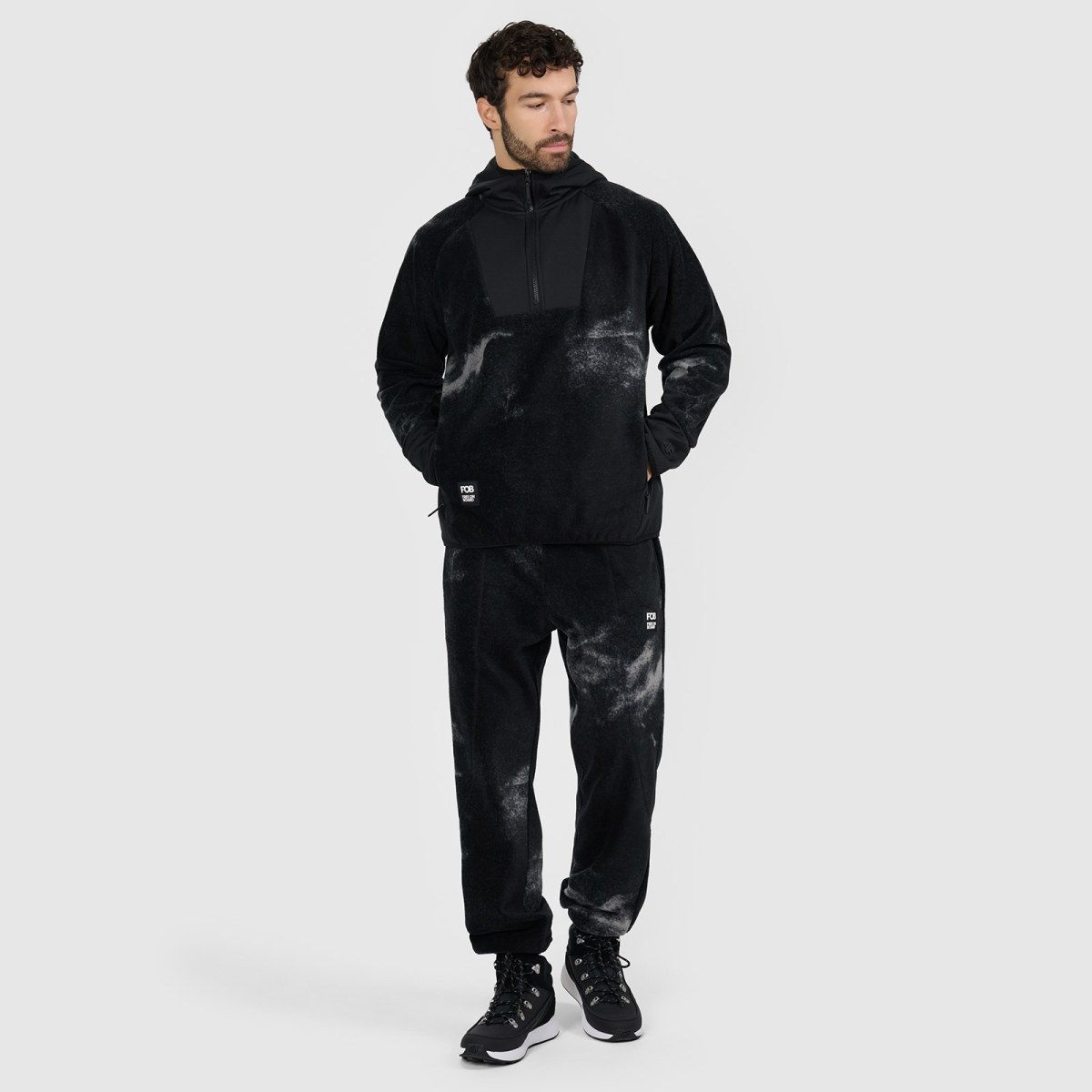 Pánsky loose fleece s kapucňou - čierny · záber 2