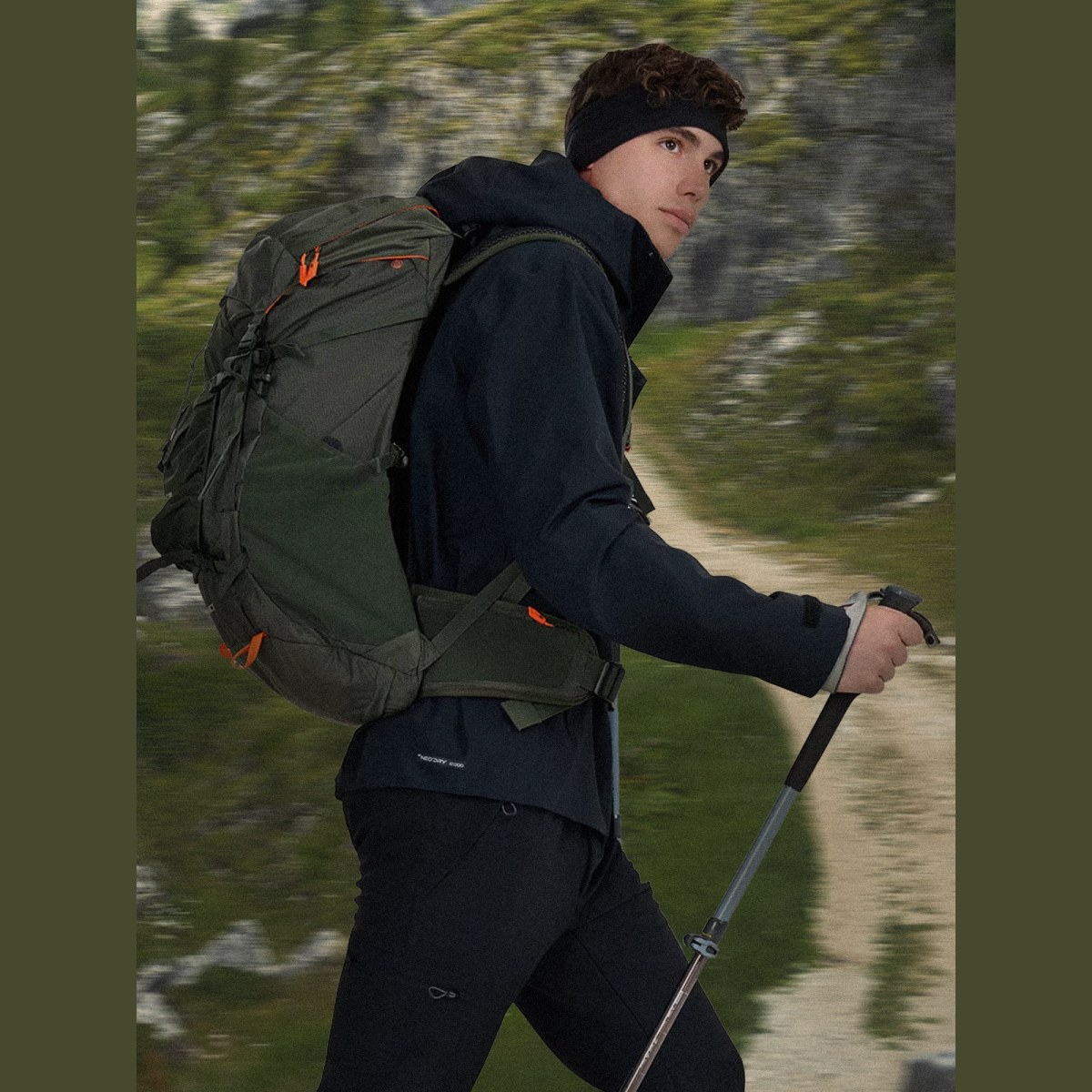 Trekový batoh (40 l) - olivový/khaki · záber 1