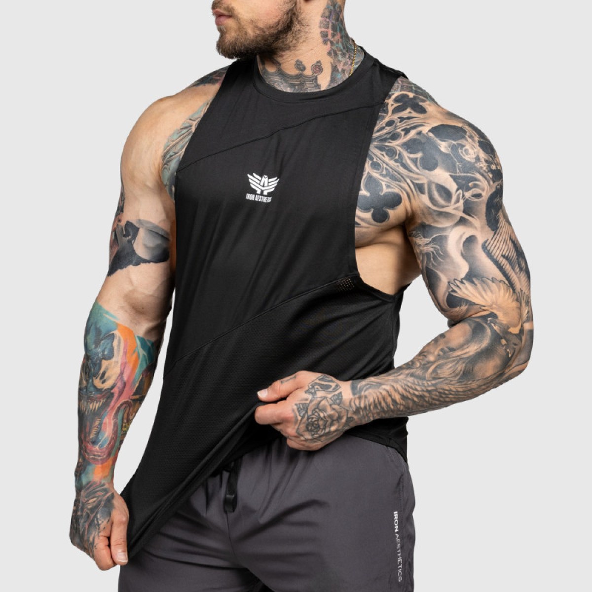 Tréningové tielko Iron Aesthetics Gym Tank, čierne · záber 3