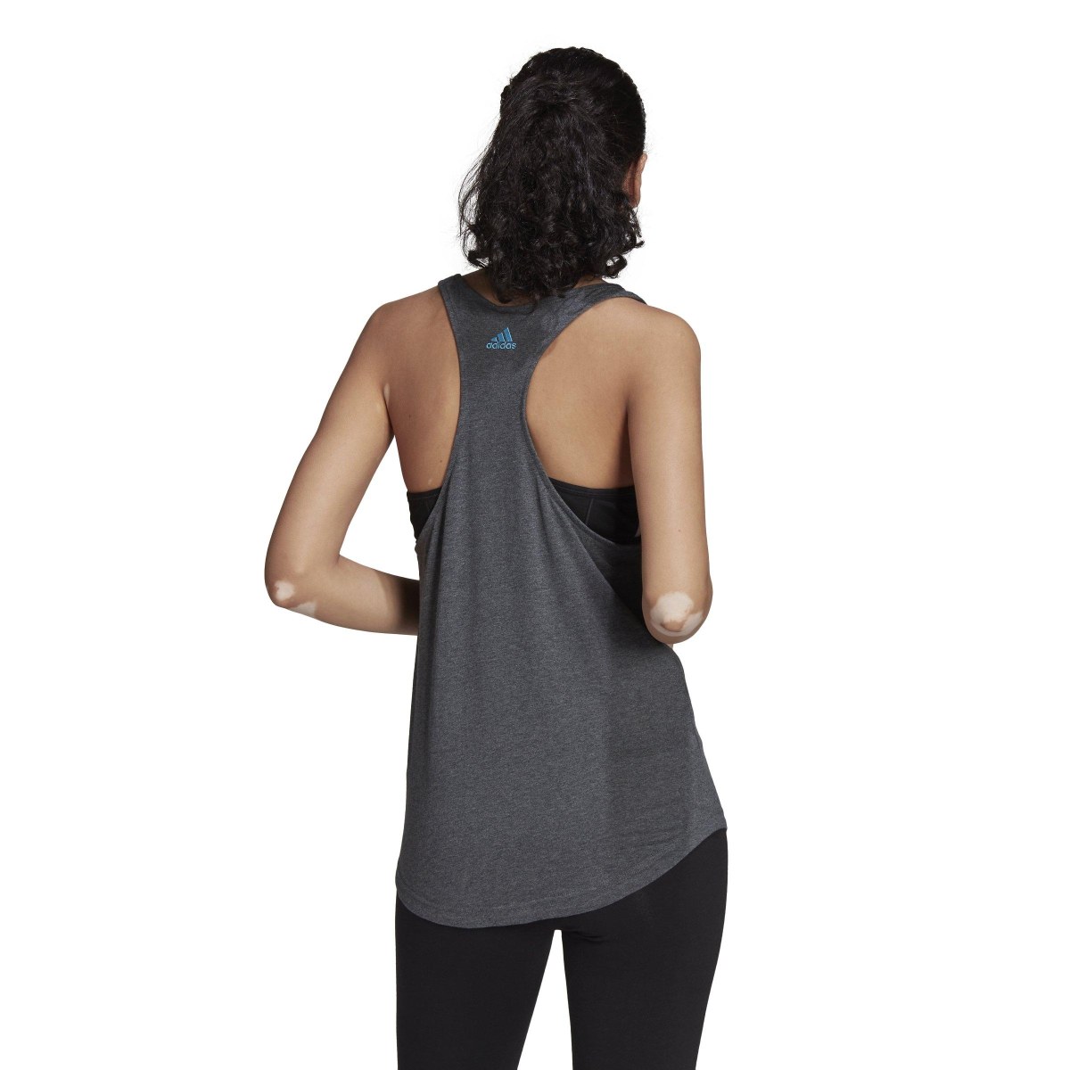Adidas Essentials Loose top W - Veľkosť: M · záber 3