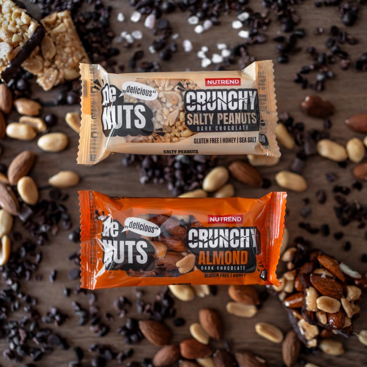 Nutrend DeNuts Crunchy 40g slané arašidy v horkej čokoláde · záber 3