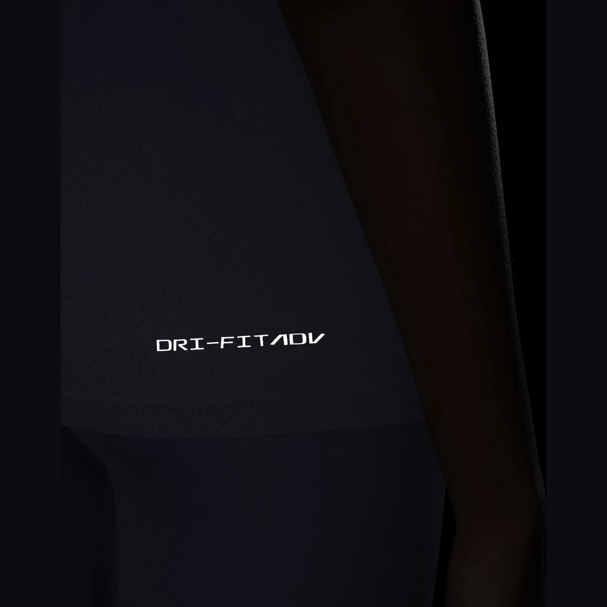 Nike Dri-FIT ADV Aura - Veľkosť: XL · záber 4