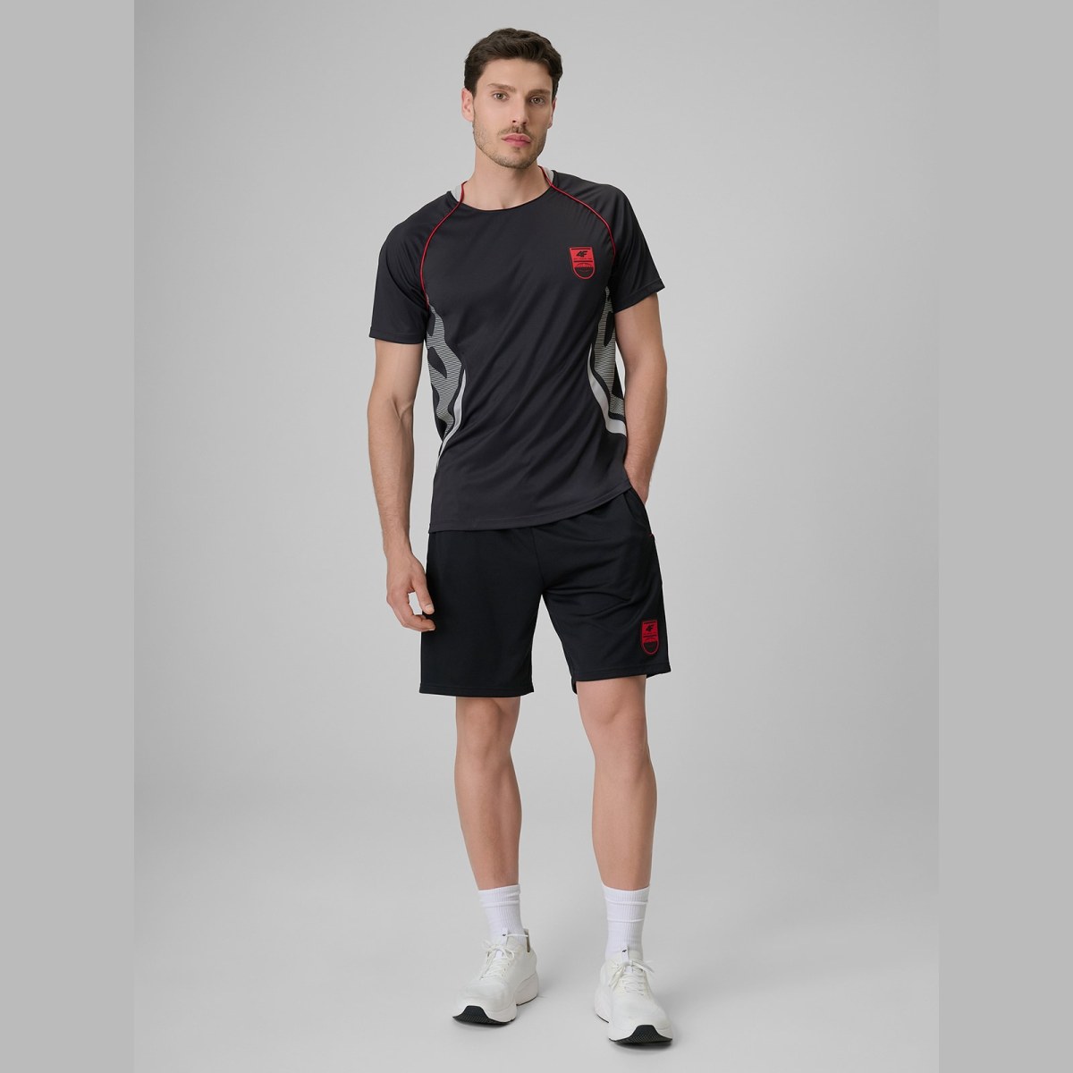 Pánske rýchloschnúce futbalové šortky - čierne · záber 1