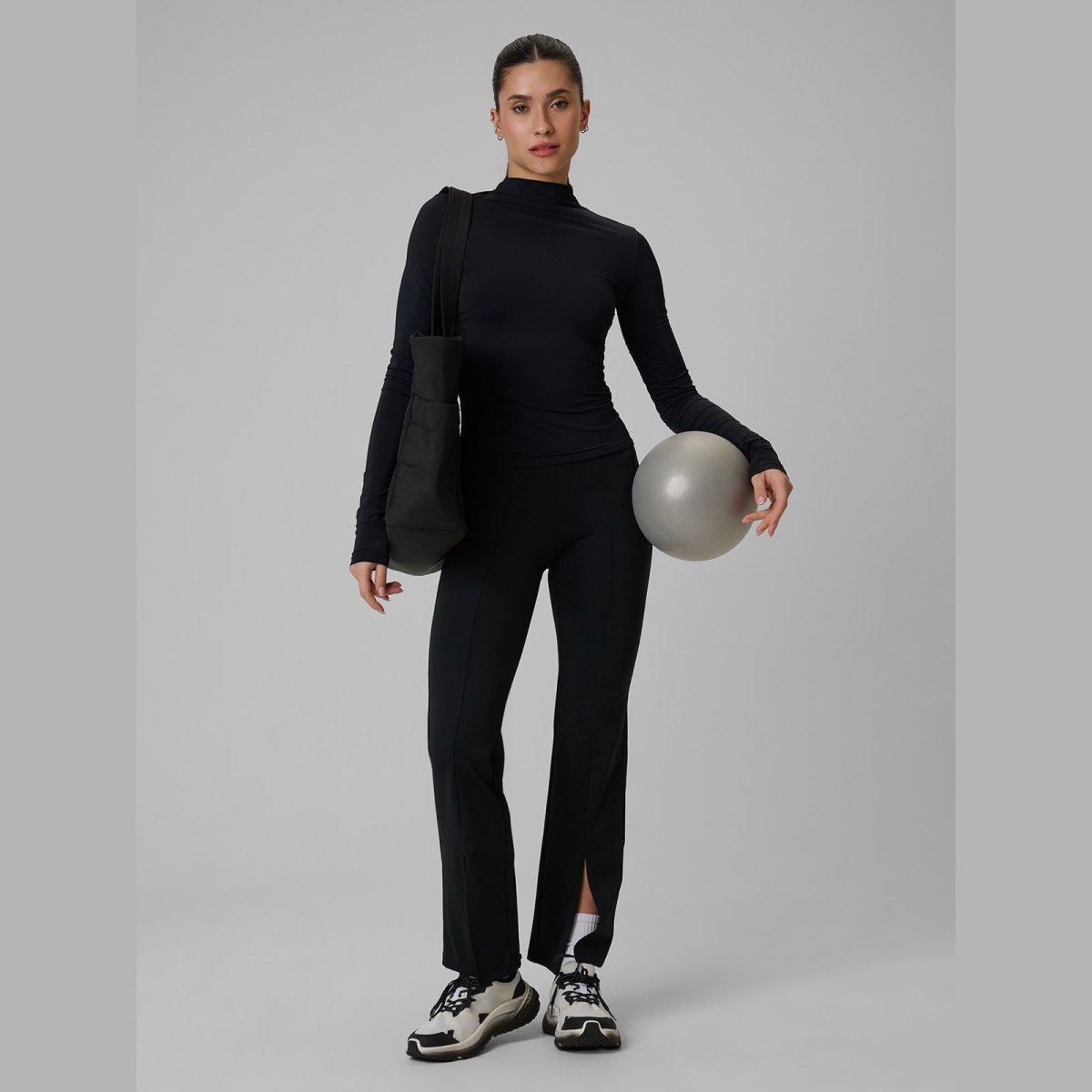 Tréningový longsleeve slim rýchloschnúci dámsky - čierny · záber 2