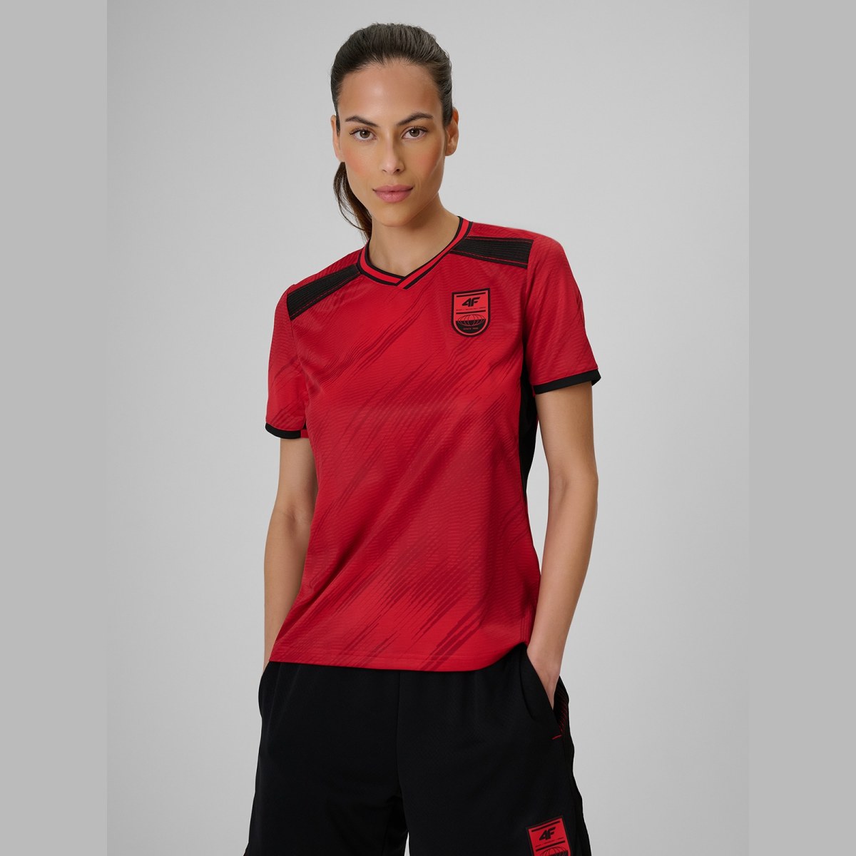 Dámske rýchloschnúce futbalové tričko regular - červené · záber 1