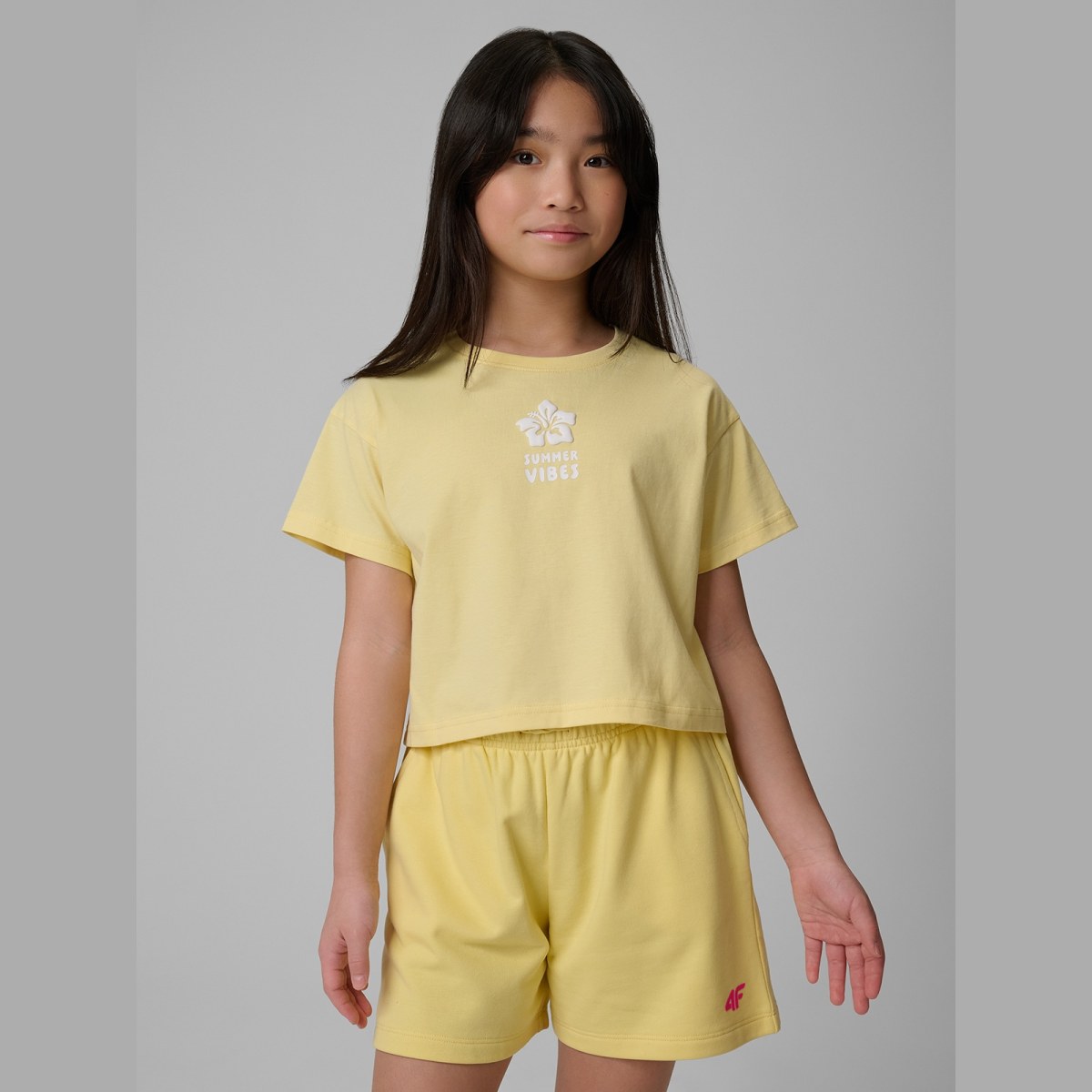 T-shirt regular s potlačou dievčenský - žltý · záber 1