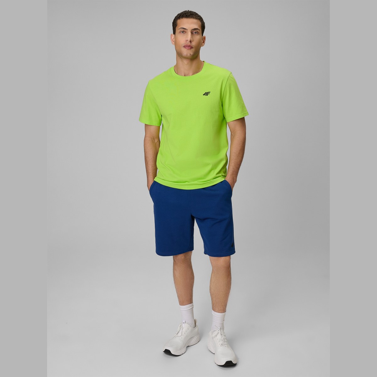 T-shirt regular jednofarebný pánsky - zelený · záber 2
