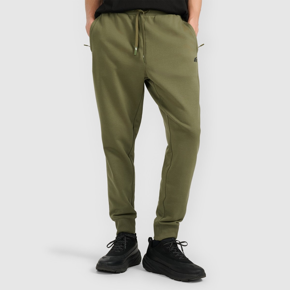 Teplákové nohavice joggery pánske - khaki · záber 4