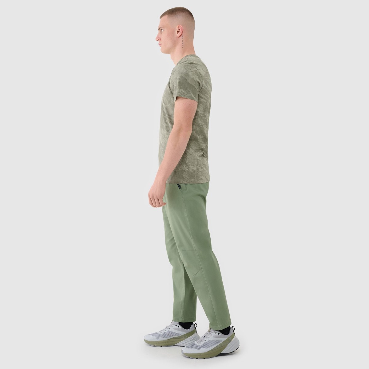 Pánske casual nohavice - khaki · záber 2
