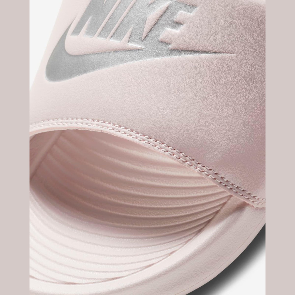 Nike Victori One W Slide - Veľkosť: 38 · záber 3