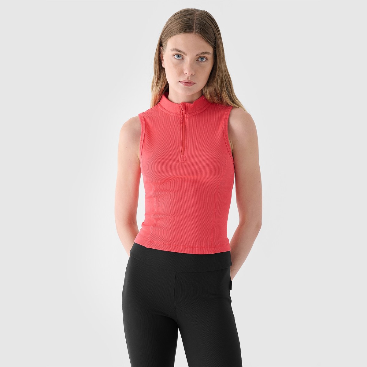 Dámsky slim top z rebrovaného materiálu - červený · záber 1