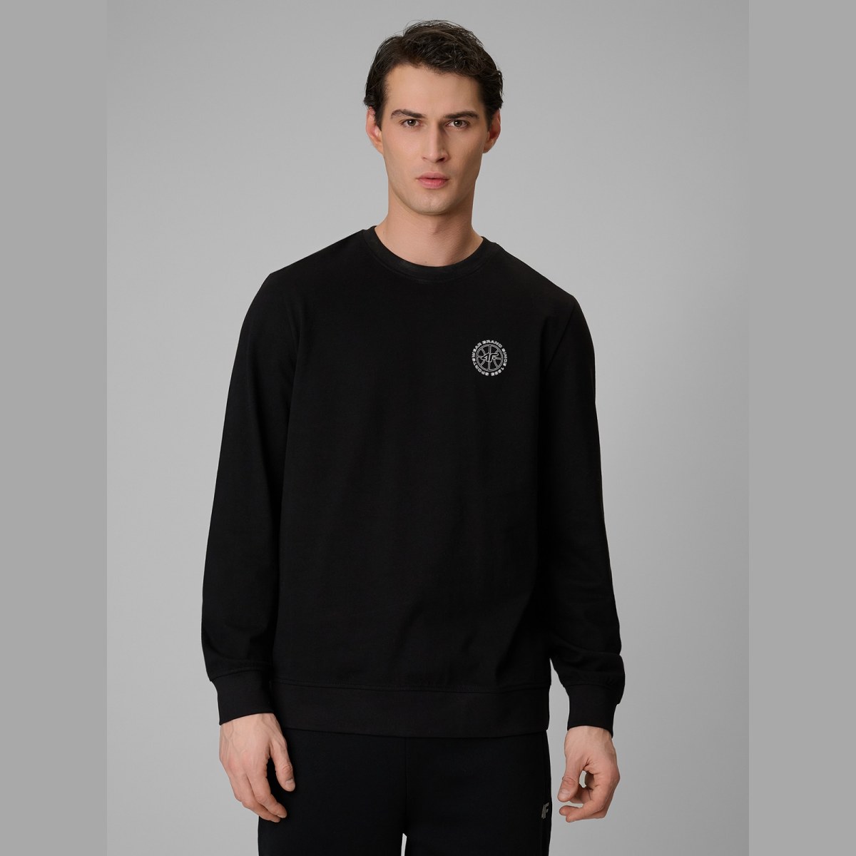 Longsleeve regular jednofarebný pánsky - čierny · záber 1