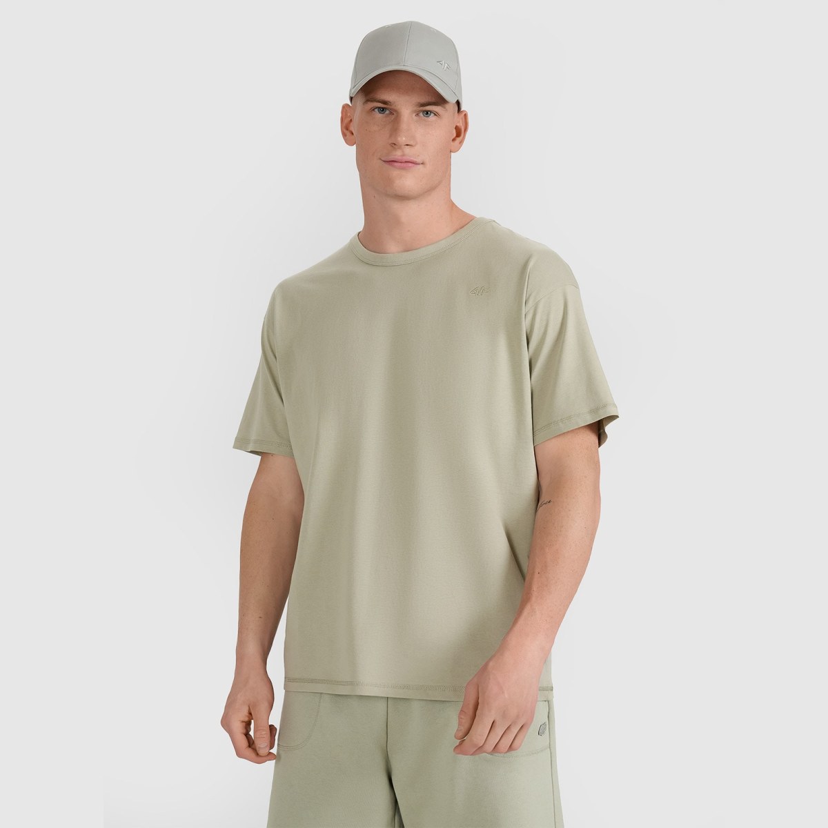 TSHIRT · záber 1