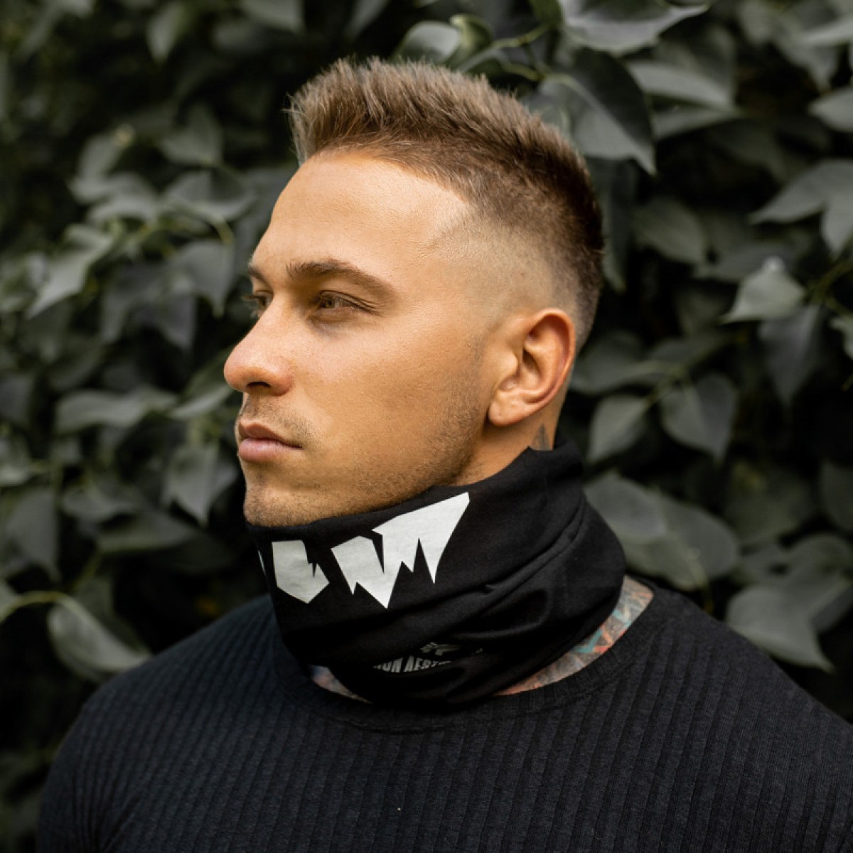 Multifunkčný nákrčník Iron Aesthetics Skull, black · záber 3