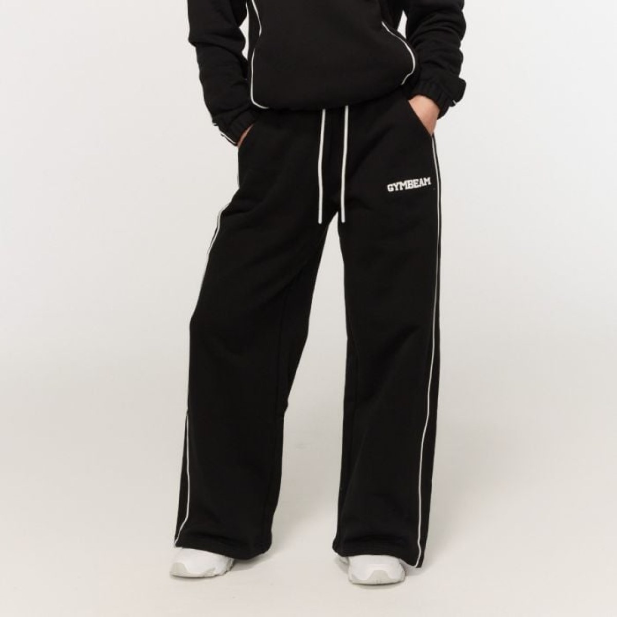GymBeam Dámske tepláky Varsity Black XS · záber 1