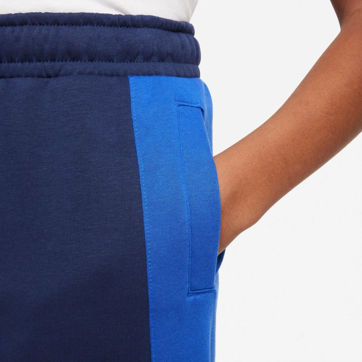 NIKE SPORTSWEAR BOYS JOGGERS - Veľkosť: S · záber 4