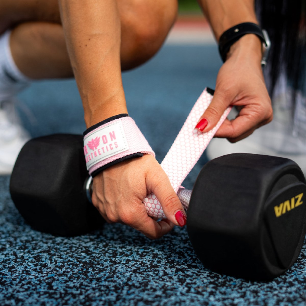 Trhačky s gripom Iron Aesthetics Grip Straps, ružové · záber 1