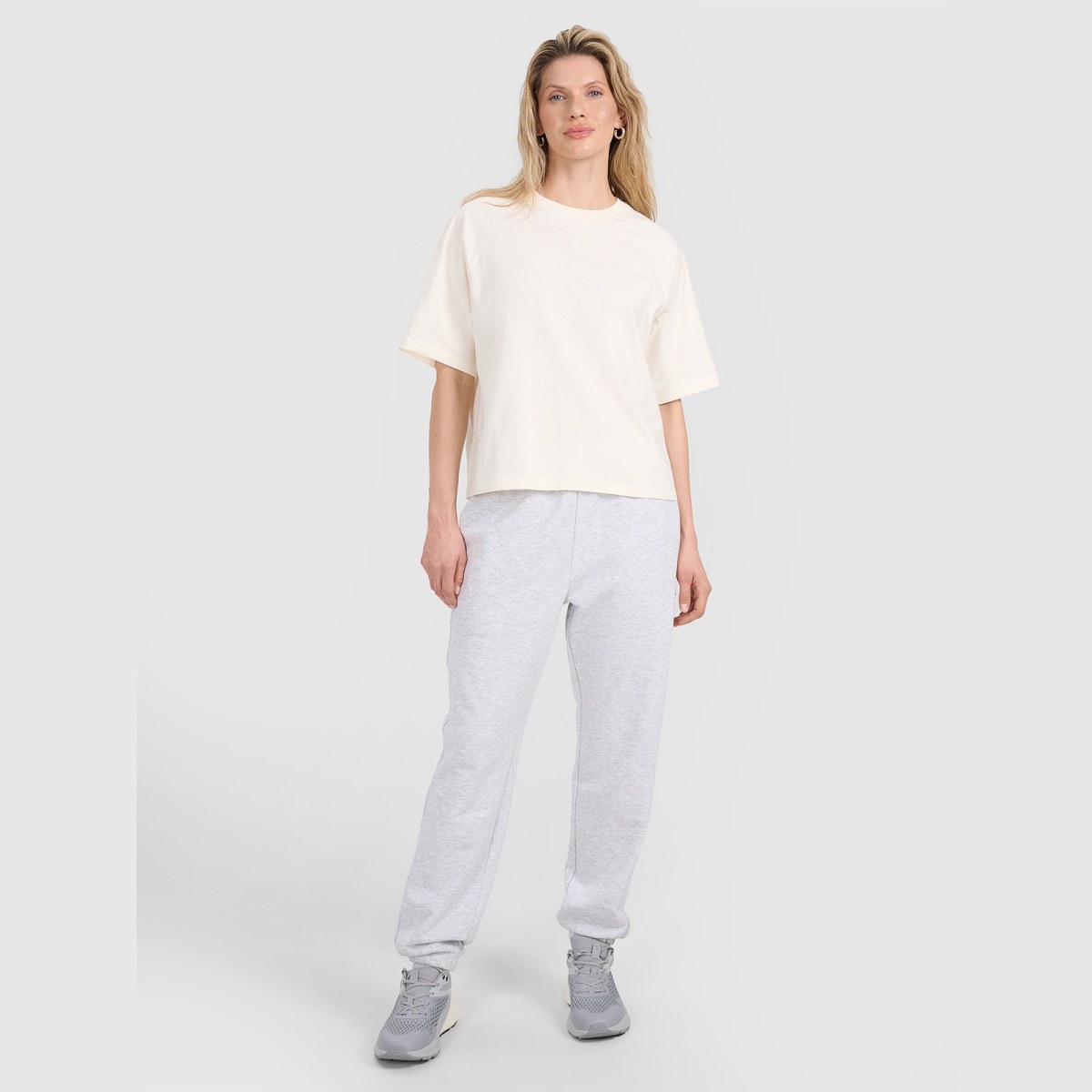 Dámske oversize hladké tričko - biela · záber 4