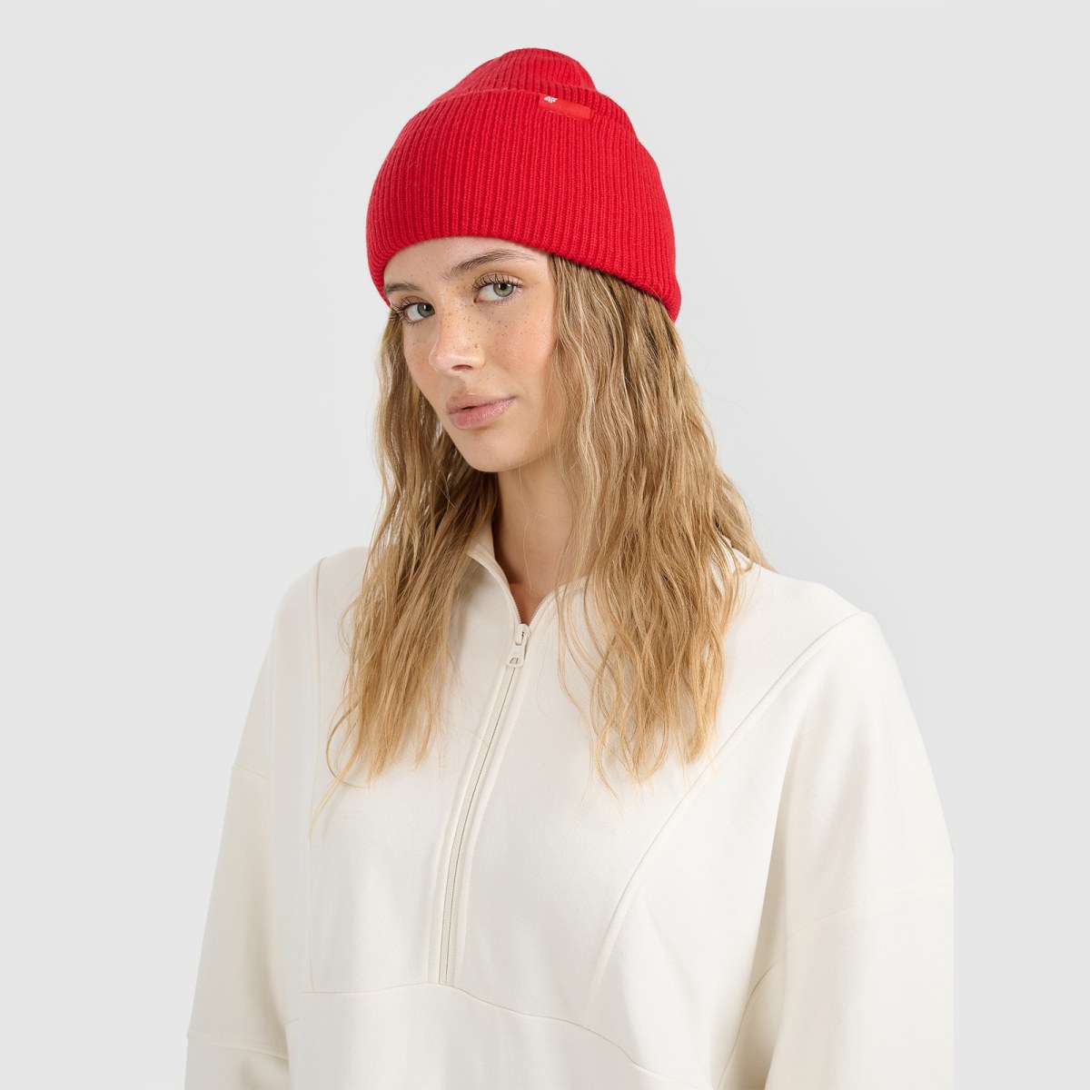 Unisex čiapka beanie - červená · záber 1
