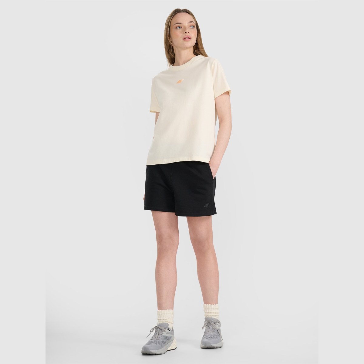 Dámske oversize tričko s potlačou - béžové · záber 10