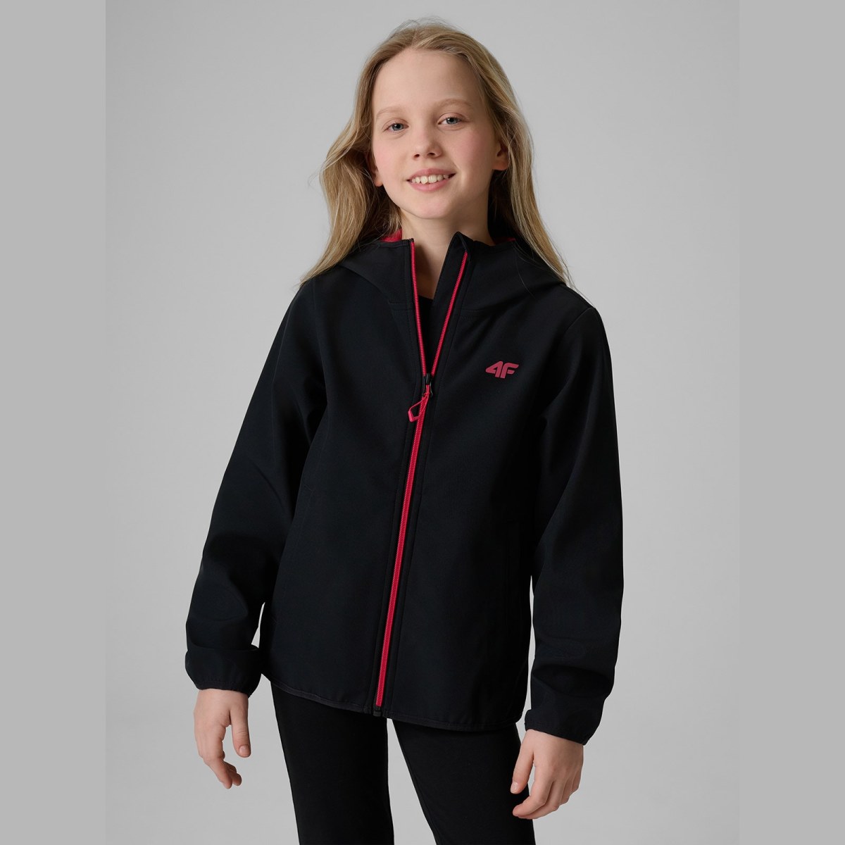 Dievčenská softshell bunda vetruodolná membrána 5000 - čierna · záber 1