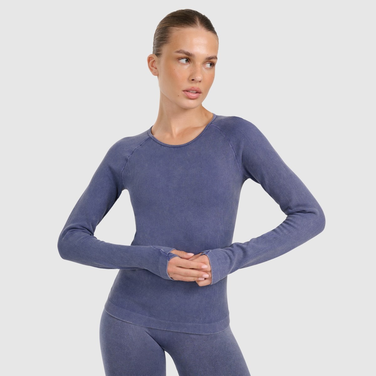 Dámsky slim rýchloschnúci longsleeve na jogu a pilates - tmavomodrý · záber 1