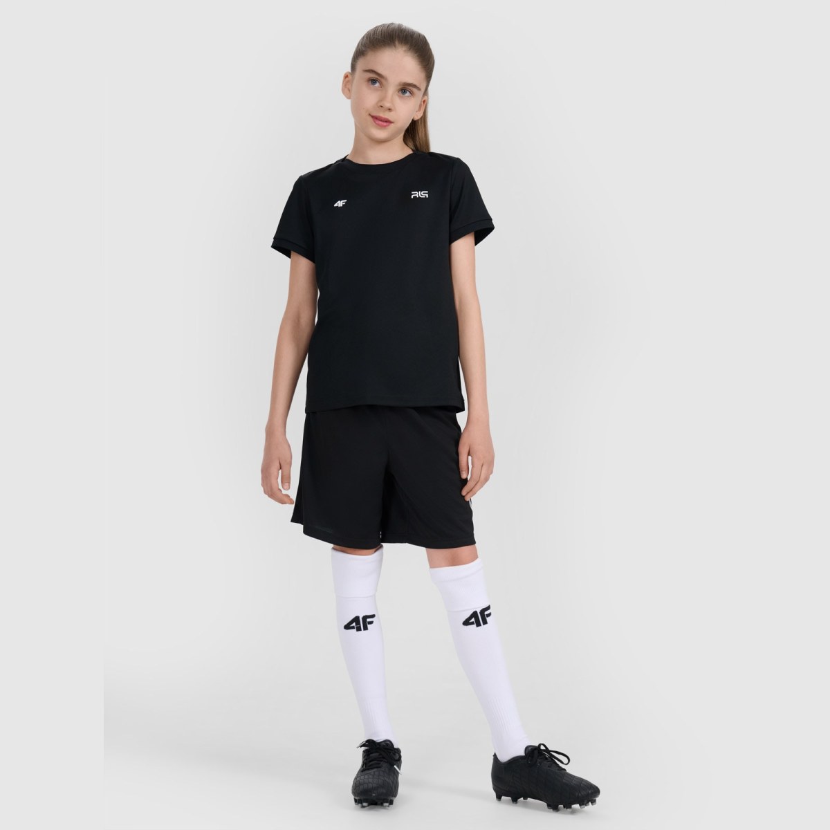 Detské športové šortky 4F JUNIOR x Robert Lewandowski - čierne · záber 2