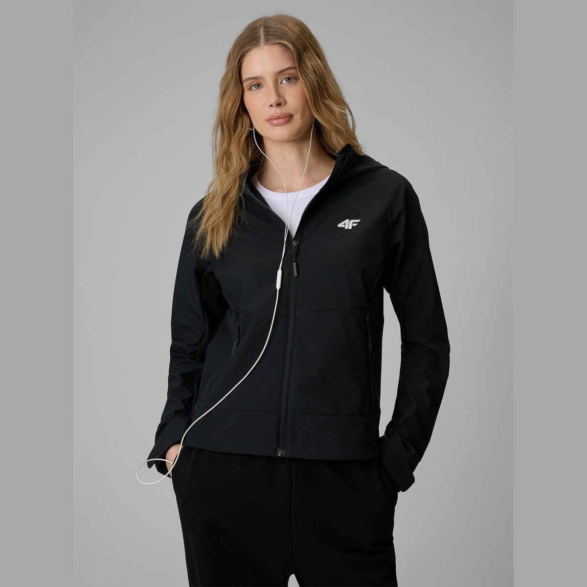 Dámska softshell bunda vetruodolná membrána 5000 - čierna · záber 1