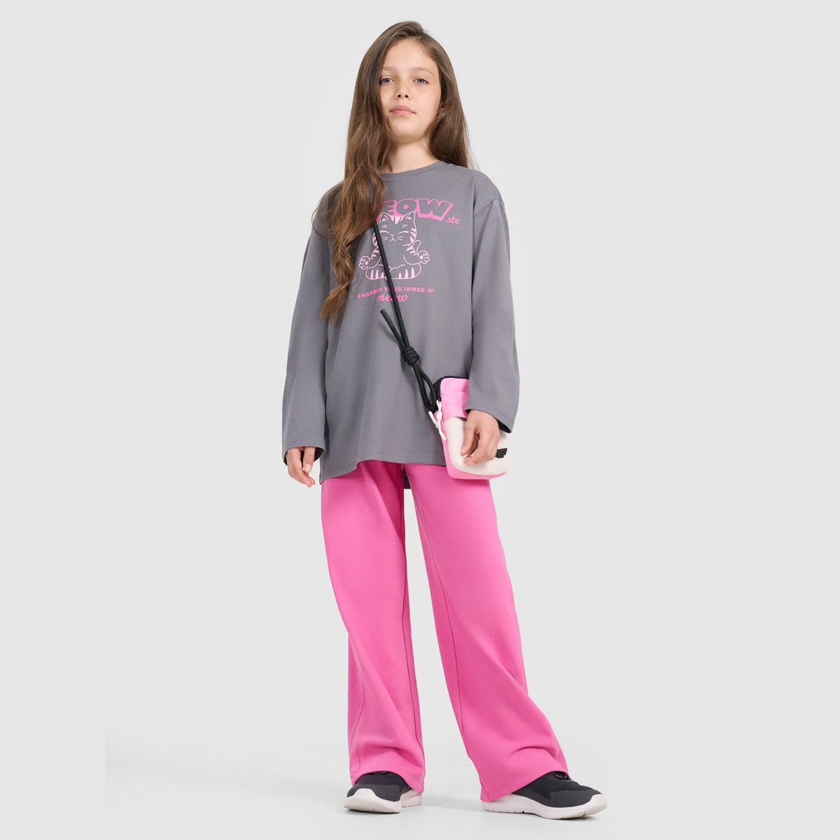 Dievčenský oversize longsleeve s potlačou - sivý · záber 2