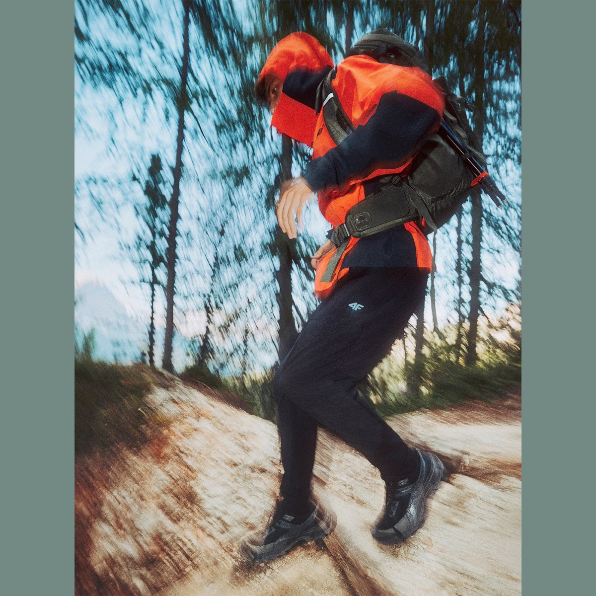 Trekkingová bunda membrána 10000 pánska - červená · záber 1
