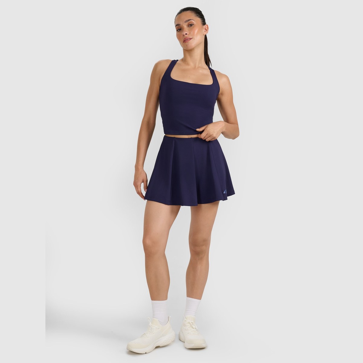 Dámsky rýchloschnúci tenisový crop-top - tmavomodrý · záber 2