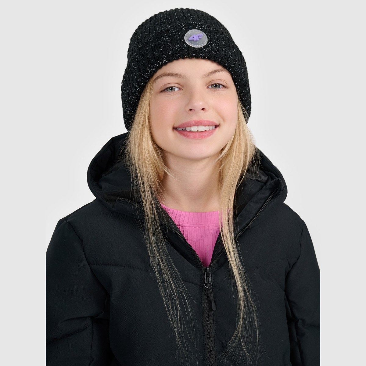 Dievčenská beanie čiapka - čierna · záber 2