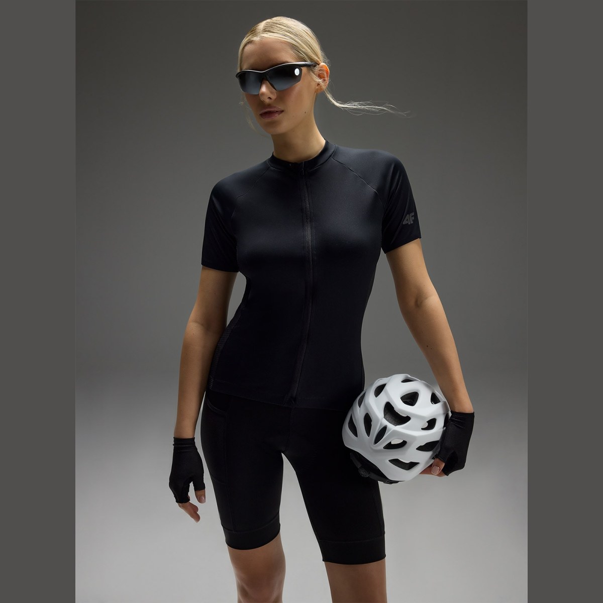 Dámske cyklistické legíny s gélovou vložkou - čierne · záber 1