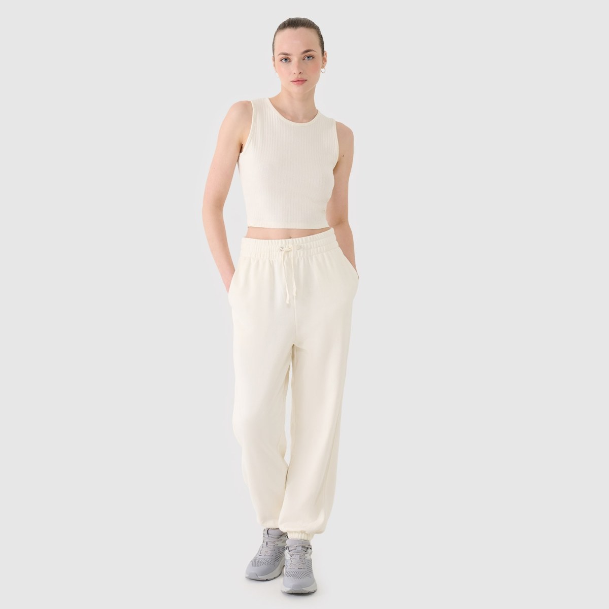 Dámsky pletený crop top - biely · záber 2
