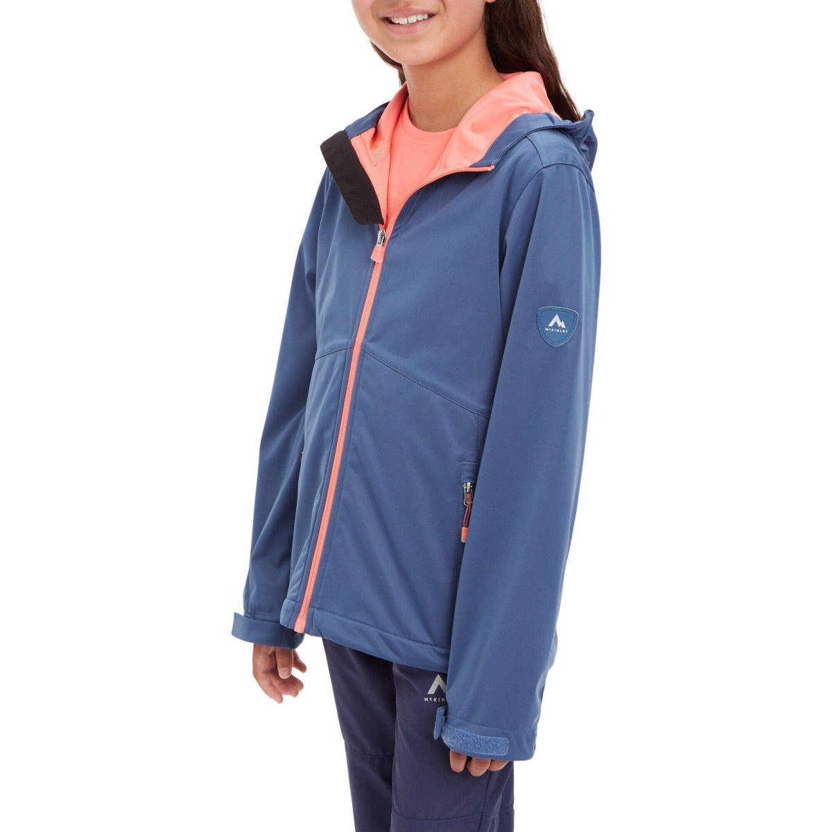 McKinley Bennet Softshell Jacket Kids - Veľkosť: 116 | Farba: Modrá · záber 2