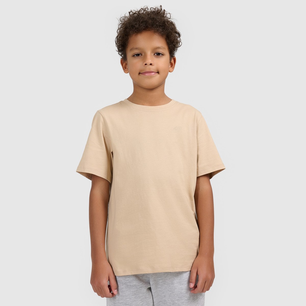T-shirt regular hladký chlapčenský - béžový · záber 2