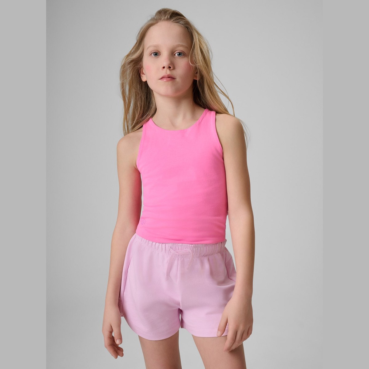 Crop top slim hladký dievčenský - ružový · záber 1