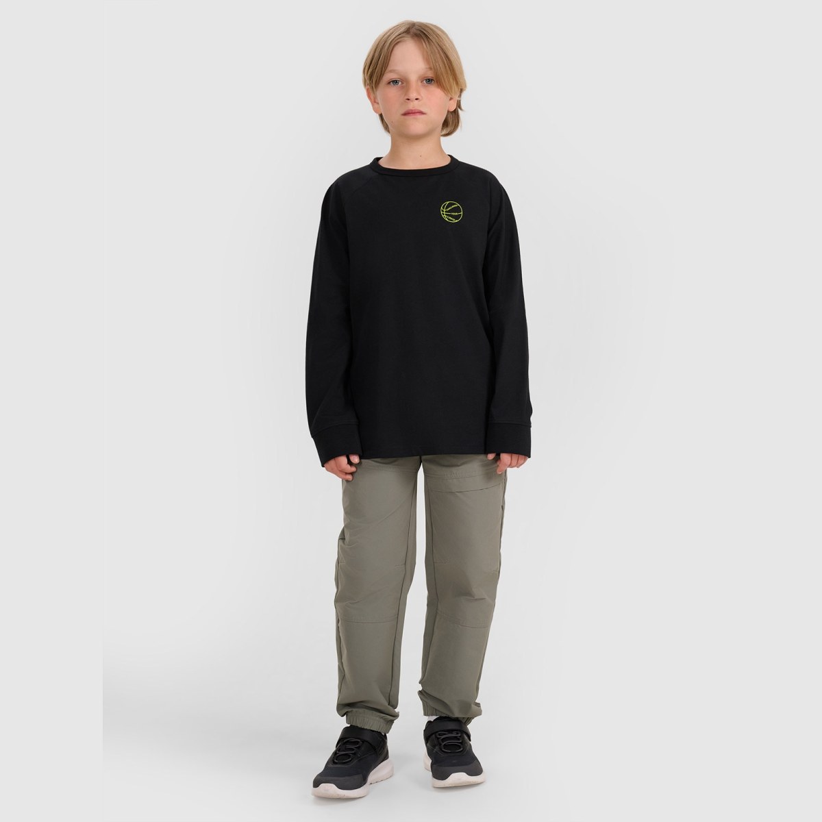 Chlapčenský regular longsleeve s potlačou - čierny · záber 2