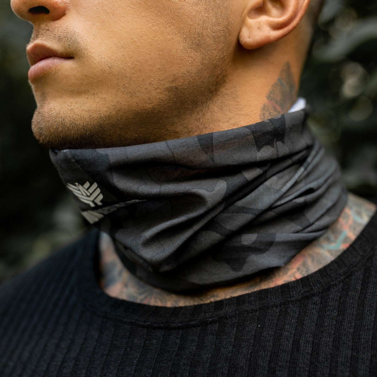 Multifunkčný nákrčník Iron Aesthetics, camo · záber 3