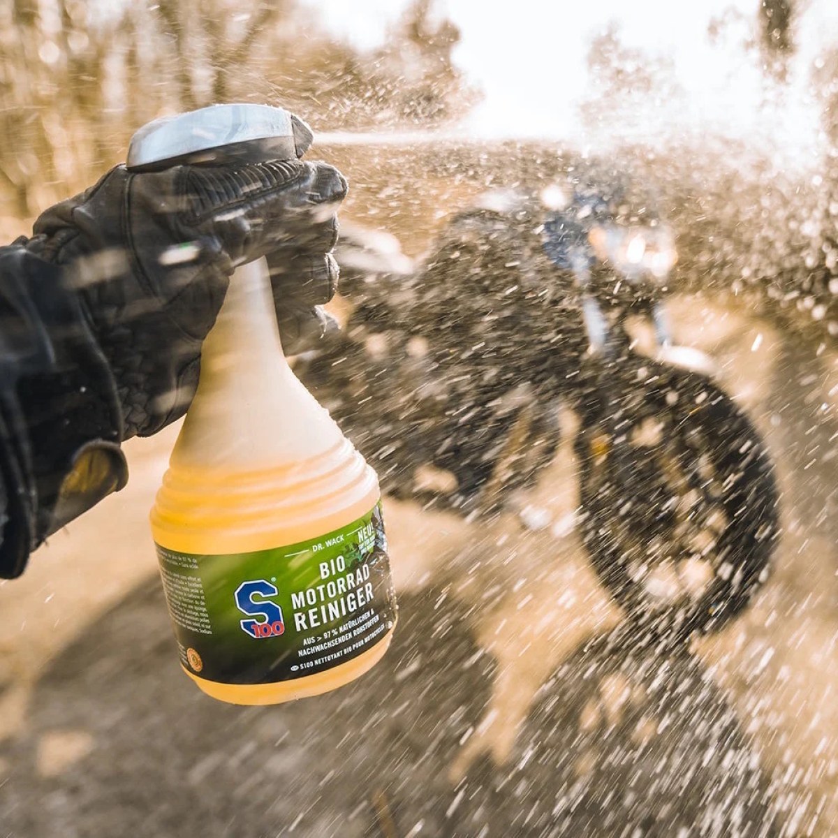 S100 Bio Moto Wash · záber 2