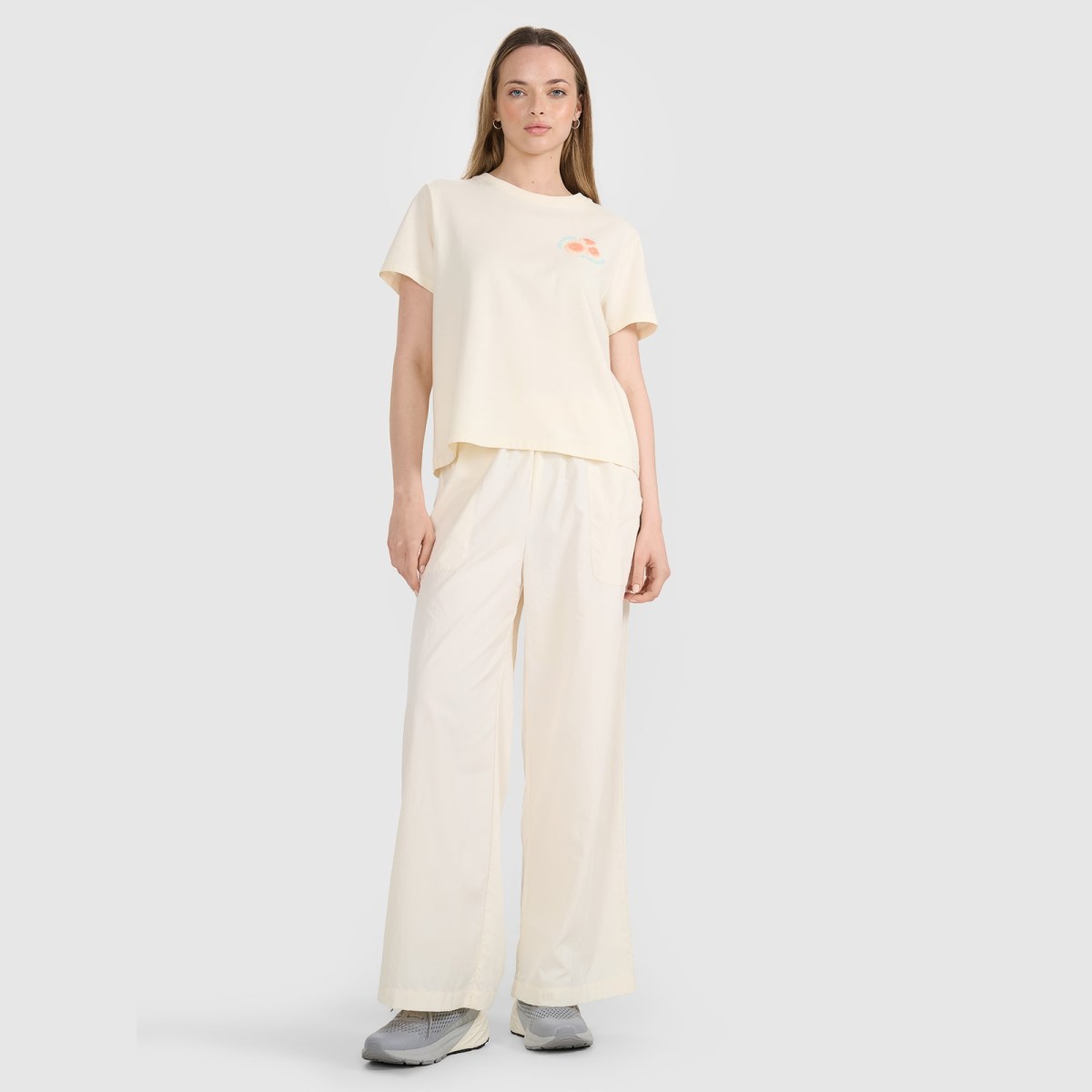Dámske oversize tričko s potlačou - béžové · záber 4