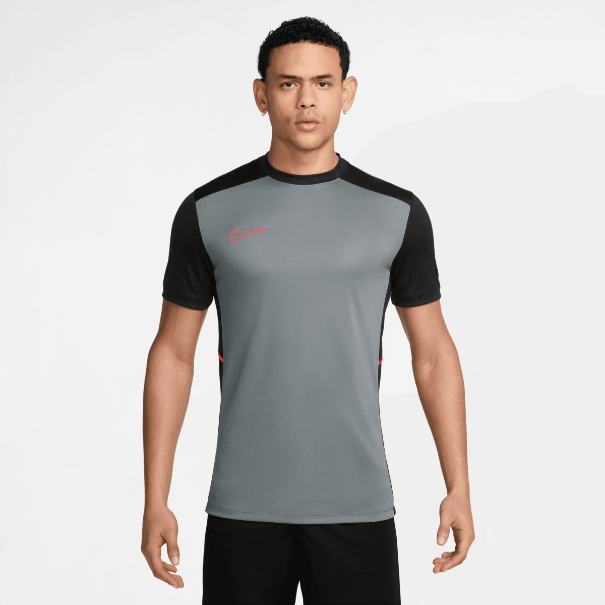NIKE DF ACD25 SS T - Veľkosť: L | Farba: Sivá · záber 1