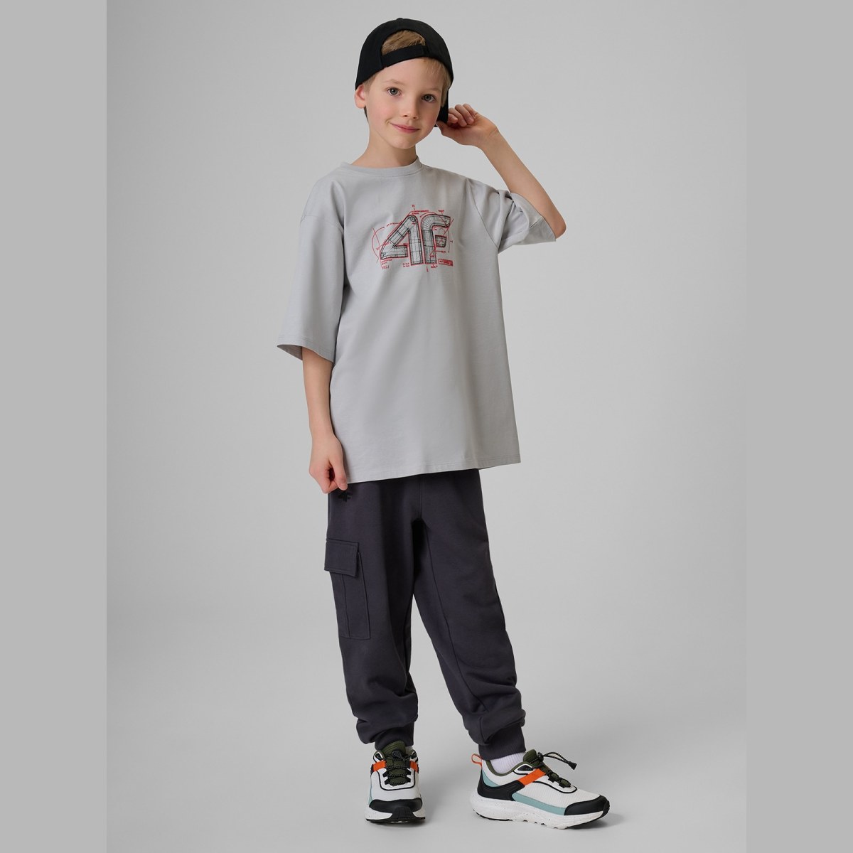 T-shirt loose s potlačou chlapčenský - sivý · záber 8