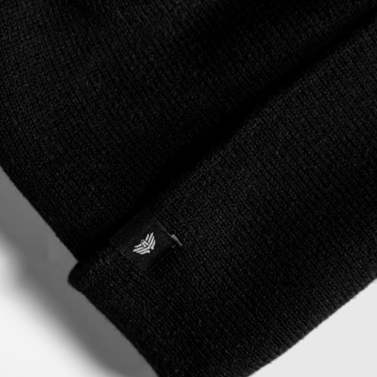Zimná beanie čiapka Iron Aesthetics Topper, čierna · záber 4