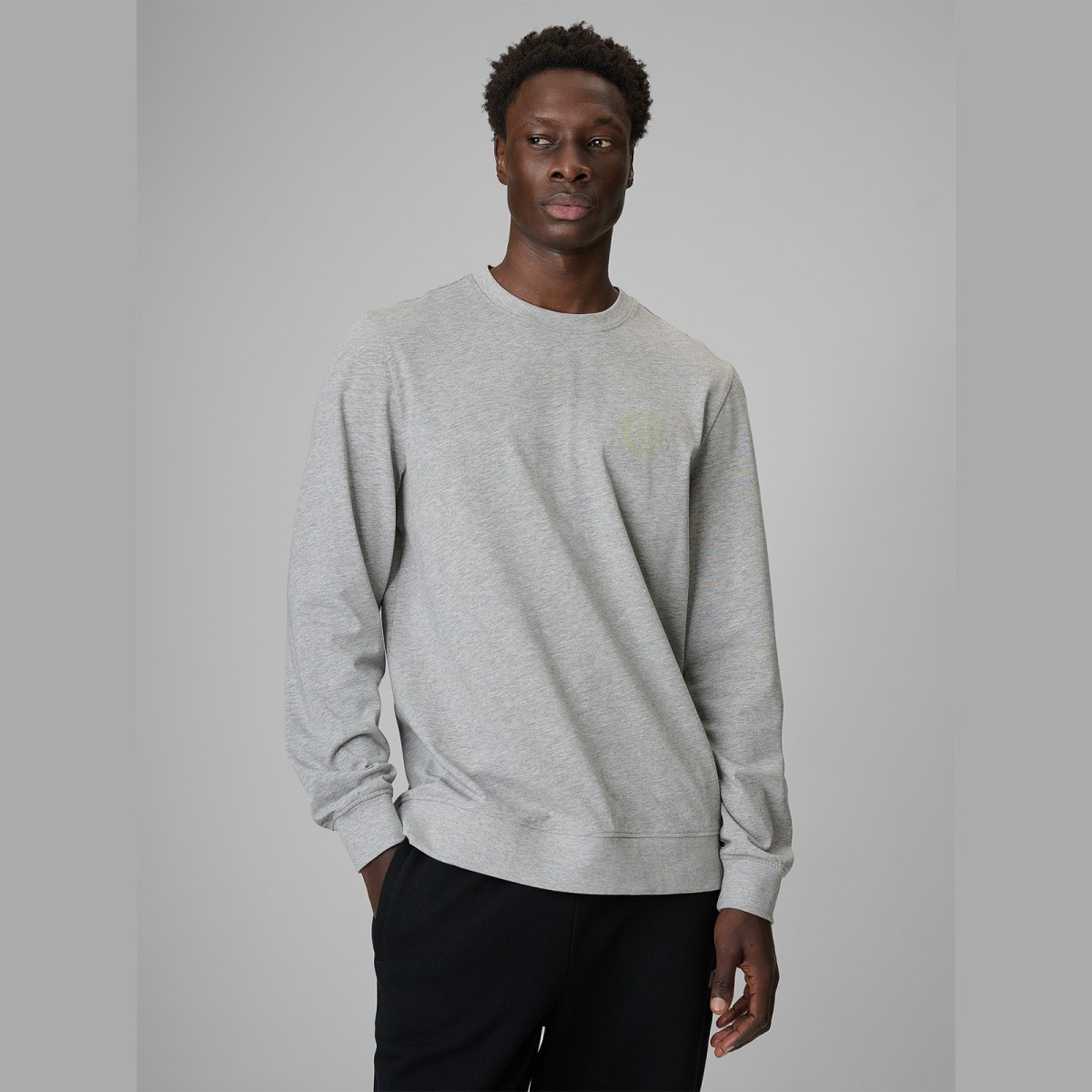 Longsleeve regular jednofarebný pánsky - sivý · záber 1