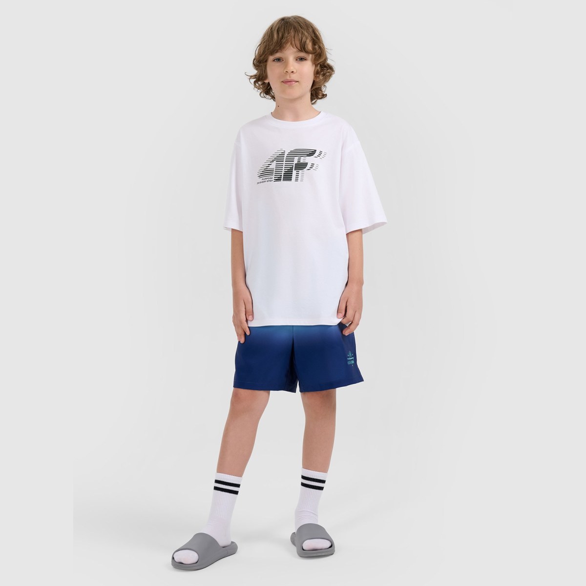 Chlapčenské plážové boardshorty - tmavomodré · záber 3