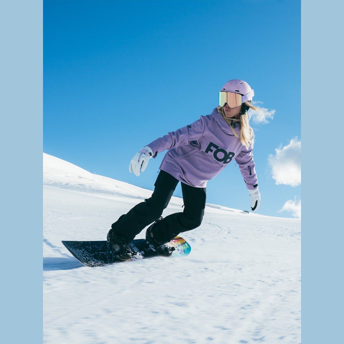 Dámska snowboardová mikina zo softshellu membrána 5000 - fialová · záber 1