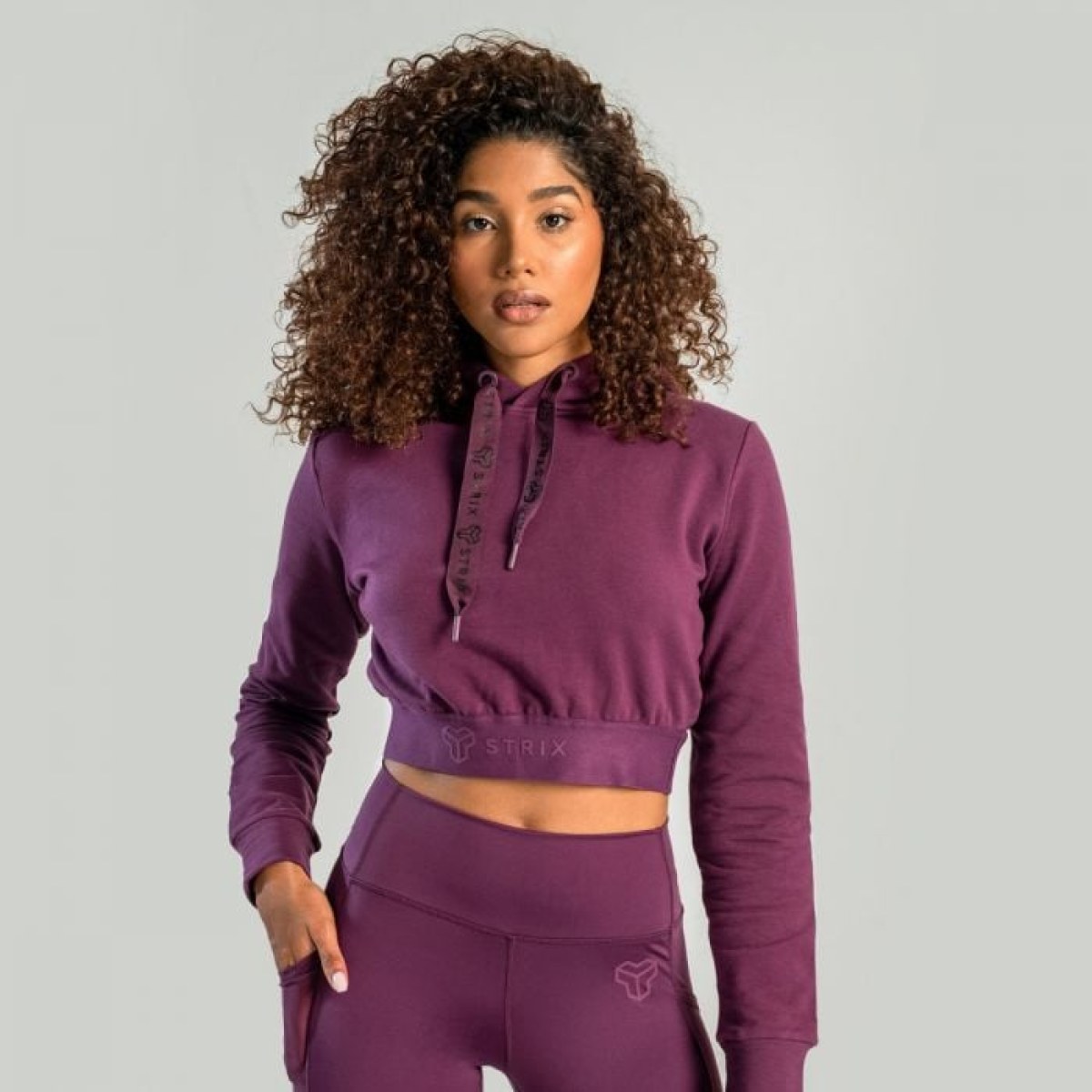 STRIX Dámska mikina Essential Cropped Hoodie Plum SS · záber 1