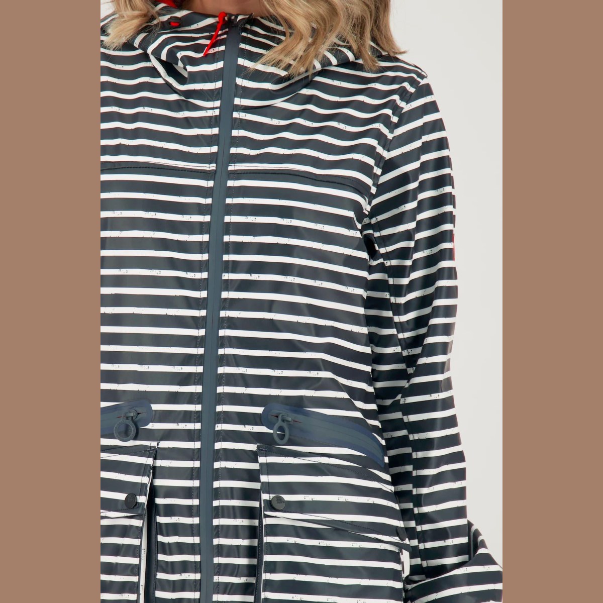 ALIFE AND KICKIN Alife & Kickin AudreyAK Raincoat - Veľkosť: M · záber 5