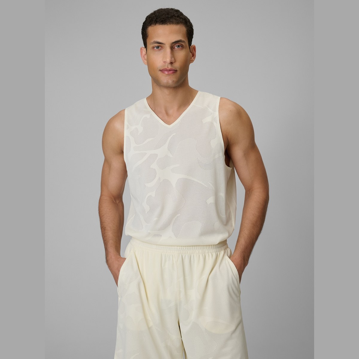 Loose basketbalové tričko rýchloschnúce unisex - biele · záber 1